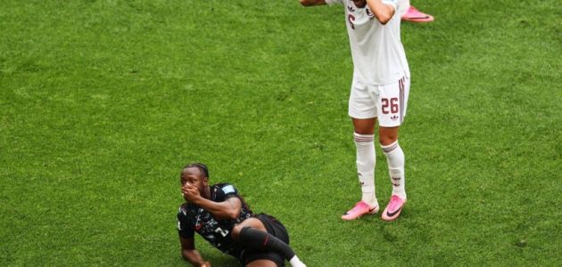 لقطة إنسانية من لاعب قطر تخطف أنظار العالم